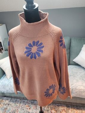 SHEIN Womens Turtleneck Floral Sweater in Tan Size Medium